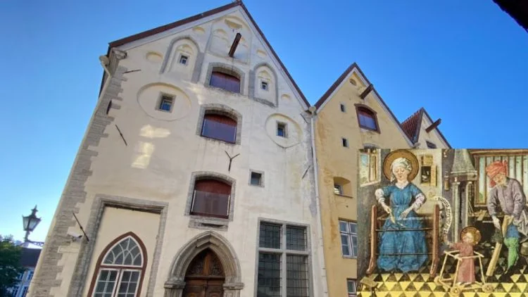 Kolm õde