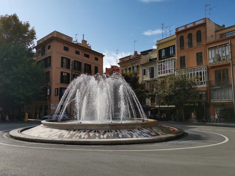 Plaça de la Reina