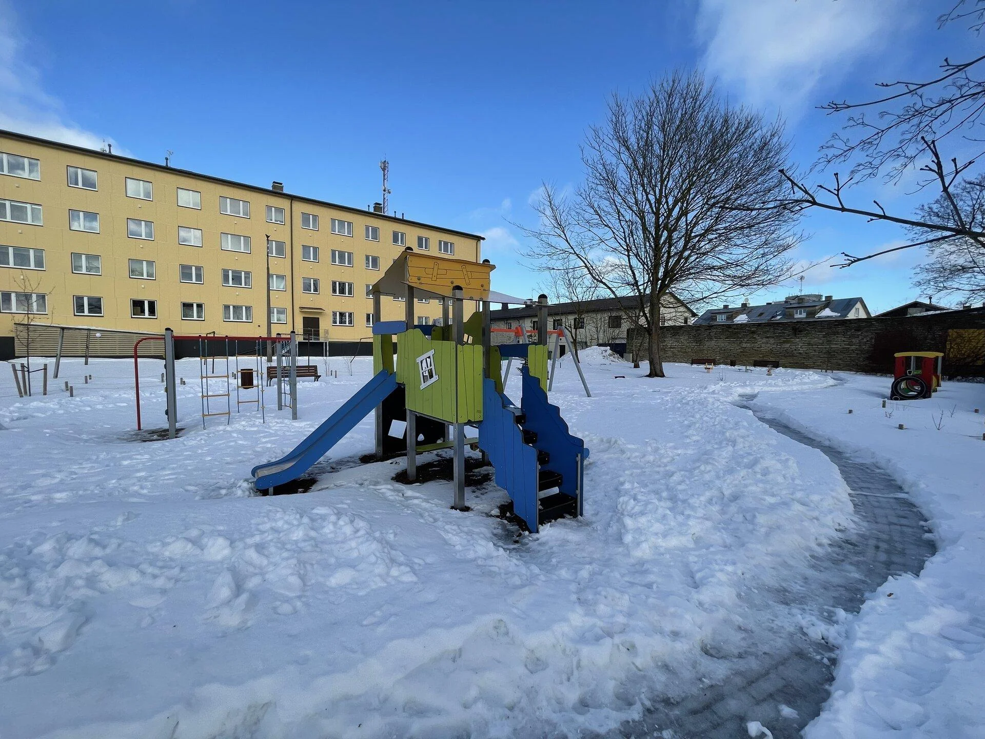 Jaama puiestee mänguväljak Rakveres