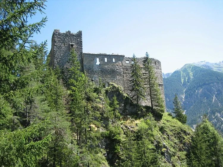 Schalun Castle