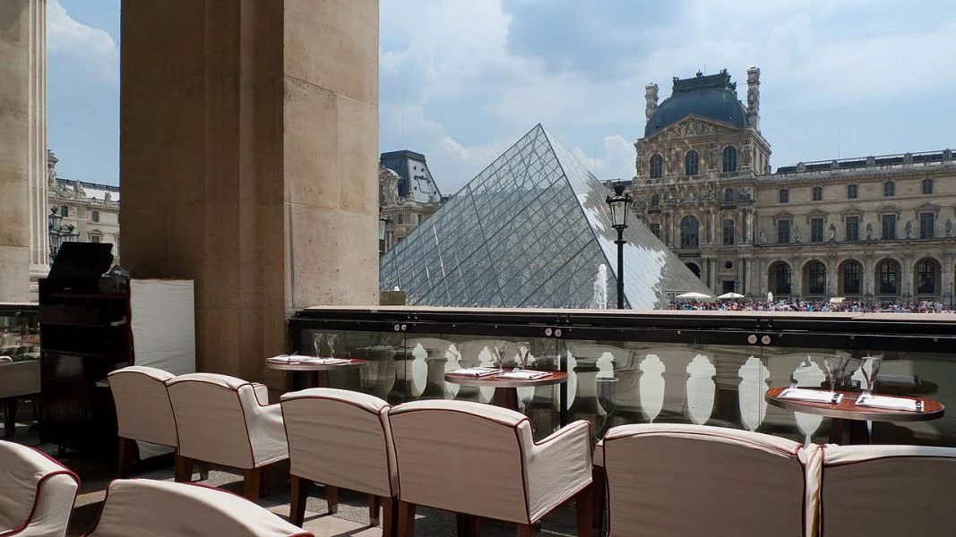 Le Café Marly