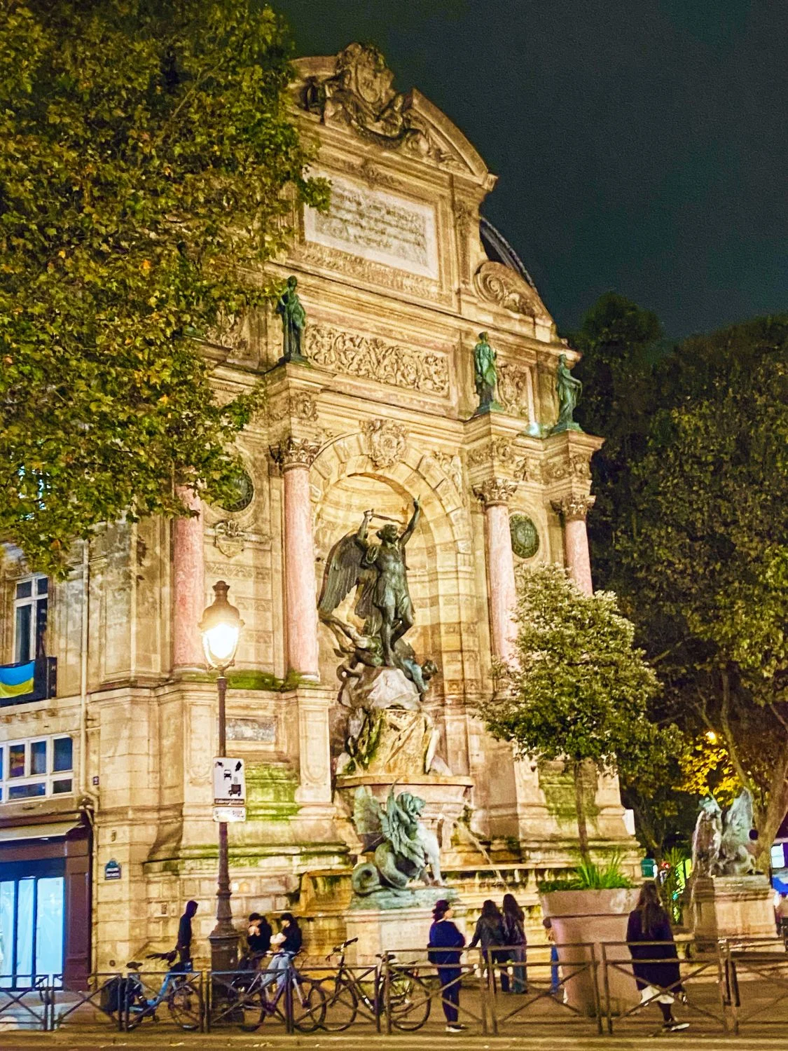Fontaine Saint-Michel