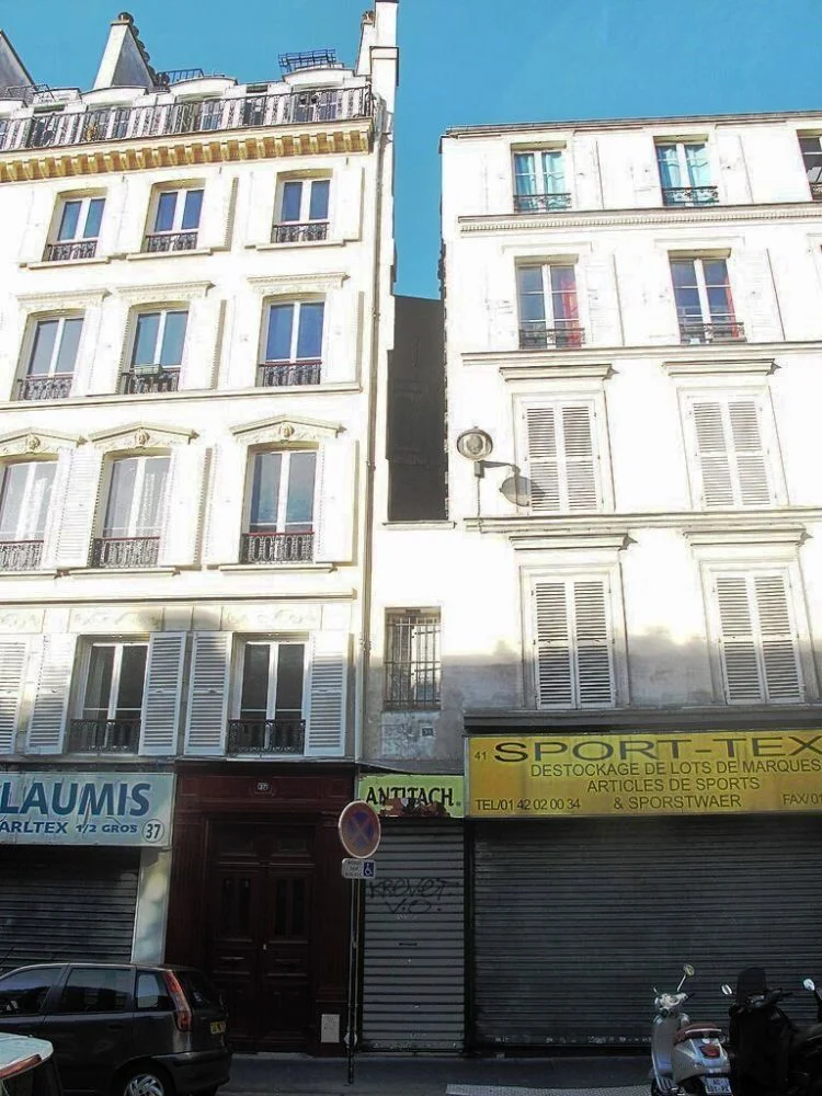 Smallest house in Paris